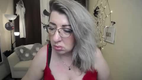 Snapshot of helenenigma chatting on October 29, 2025, 7:26 pm helenenigma online show from October 29, 2025, 7:26 pm