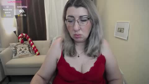 Snapshot of helenenigma chatting on November 25, 2025, 7:36 pm helenenigma online show from November 25, 2025, 7:36 pm