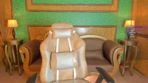 Snapshot of helenstanfordd chatting on April 29, 2026, 11:47 am Helen or Hells online show from April 29, 2026, 11:47 am