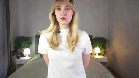 Bella online show from April 16, 2026, 9:10 am