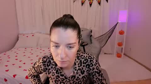 Snapshot of helentasty_ chatting on October 30, 2025, 3:41 am Helen online show from October 30, 2025, 3:41 am