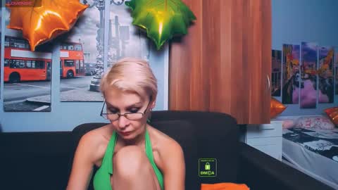 Helga online show from November 12, 2025, 10:52 pm