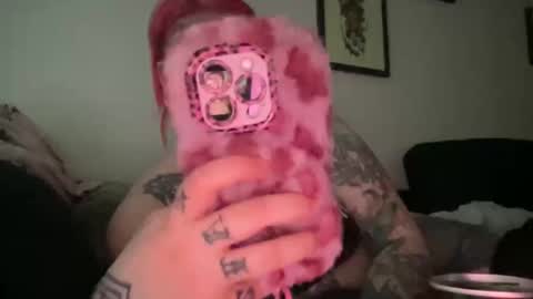 Snapshot of hell0kittyblood chatting on February 20, 2025, 9:09 pm Bunnie Rotz online show from February 20, 2025, 9:09 pm