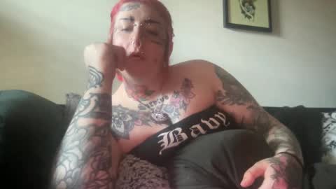 Snapshot of hell0kittyblood chatting on February 23, 2025, 9:16 pm Bunnie Rotz online show from February 23, 2025, 9:16 pm