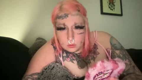 Snapshot of hell0kittyblood chatting on March 2, 2025, 1:26 am Bunnie Rotz online show from March 2, 2025, 1:26 am