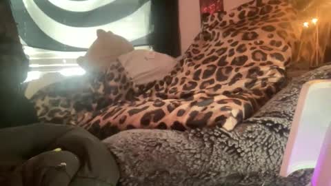 Snapshot of hell0kittyblood chatting on December 16, 2025, 6:02 pm Bunnie Rotz online show from December 16, 2025, 6:02 pm