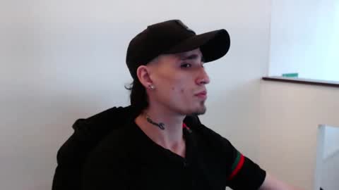 Snapshot of hell_boy66 chatting on February 25, 2026, 10:19 pm Eros online show from February 25, 2026, 10:19 pm