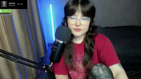 Snapshot of hell_hotline chatting on October 29, 2025, 6:53 pm Red online show from October 29, 2025, 6:53 pm