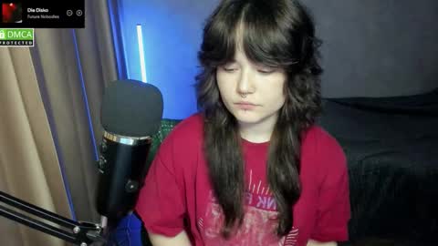 Snapshot of hell_hotline chatting on November 8, 2025, 6:51 pm Red online show from November 8, 2025, 6:51 pm