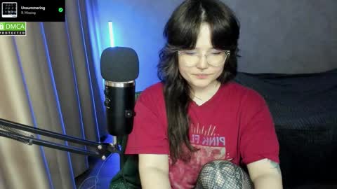 Snapshot of hell_hotline chatting on November 11, 2025, 6:41 pm Red online show from November 11, 2025, 6:41 pm