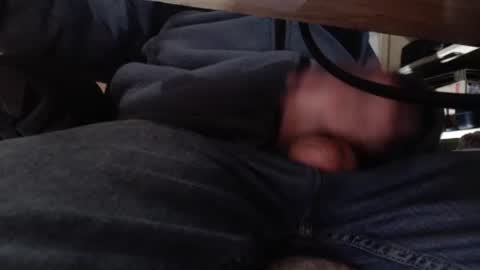 Snapshot of hellainches8 chatting on January 20, 2025, 5:37 am Hellainches8 online show from January 20, 2025, 5:37 am