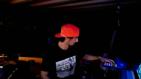 helldiver1990 online show from December 20, 2025, 10:11 am