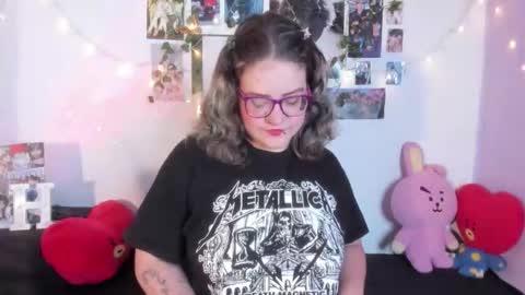 hellen online show from December 14, 2025, 5:13 am