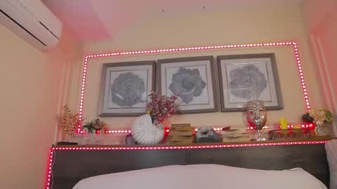 Snapshot of hellendesire chatting on February 22, 2025, 10:18 am online show from February 22, 2025, 10:18 am