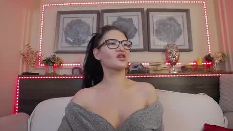 Snapshot of hellendesire chatting on March 1, 2025, 4:04 am online show from March 1, 2025, 4:04 am