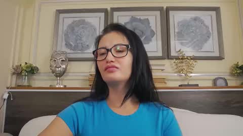 Snapshot of hellendesire chatting on November 14, 2025, 3:49 am online show from November 14, 2025, 3:49 am