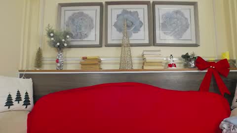 Snapshot of hellendesire chatting on December 15, 2025, 3:33 am online show from December 15, 2025, 3:33 am