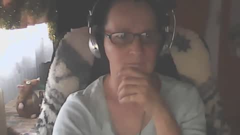 Snapshot of hellenmarie chatting on December 27, 2024, 11:17 am hellenmarie online show from December 27, 2024, 11:17 am