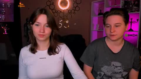 Helli online show from November 9, 2025, 8:51 pm