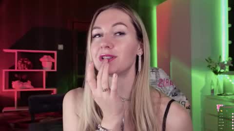 Alisia  Monday to Friday from 10 am to 4 pm GMT 2 online show from October 27, 2025, 8:18 am