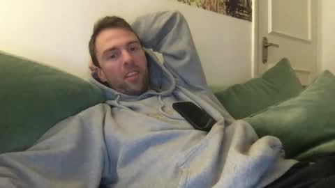 Snapshot of hellolucas69 chatting on October 28, 2025, 8:33 pm Lucas online show from October 28, 2025, 8:33 pm