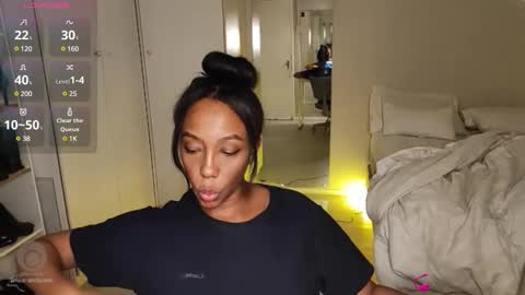 Snapshot of hellsd97 chatting on March 4, 2025, 3:11 am hellsd97 online show from March 4, 2025, 3:11 am