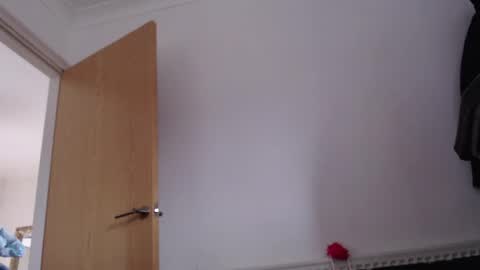 Snapshot of helpmegetitup70 chatting on February 18, 2026, 3:41 pm older cock online show from February 18, 2026, 3:41 pm