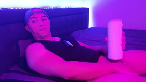 HENNIDRIP online show from November 20, 2025, 4:29 pm