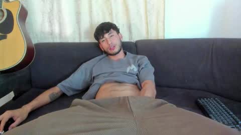 henrik_senn online show from September 11, 2025, 9:26 pm