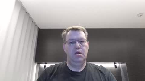 henrikrp1971 online show from January 1, 2025, 9:41 pm