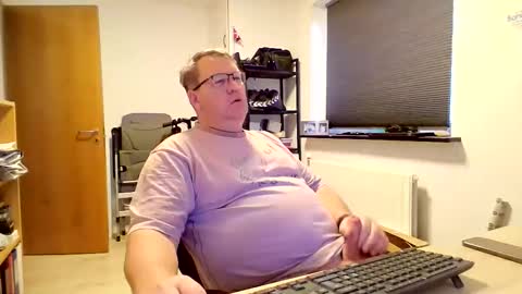 henrikrp1971 online show from December 15, 2025, 10:19 am