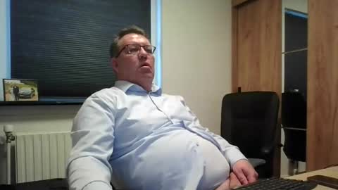 henrikrp1971 online show from February 12, 2026, 3:07 pm