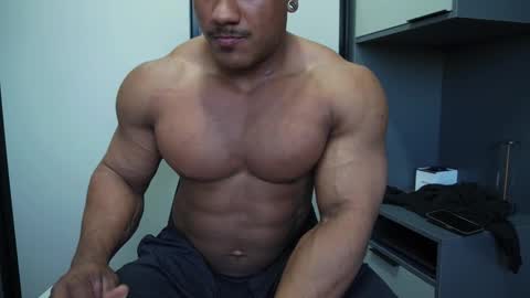 Henri online show from October 22, 2025, 9:03 pm