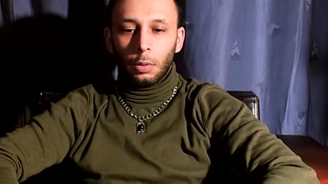 Snapshot of henryaxe chatting on December 4, 2024, 9:57 pm HenryAxe online show from December 4, 2024, 9:57 pm