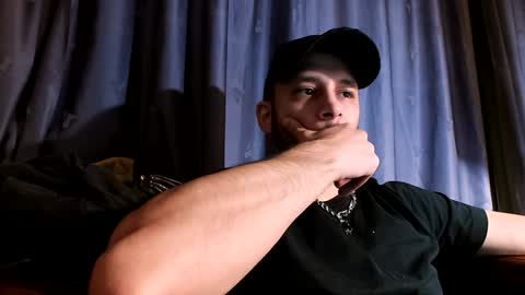 Snapshot of henryaxe chatting on December 10, 2024, 11:51 pm HenryAxe online show from December 10, 2024, 11:51 pm