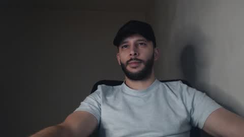 Snapshot of henryaxe chatting on September 30, 2025, 11:15 am HenryAxe online show from September 30, 2025, 11:15 am