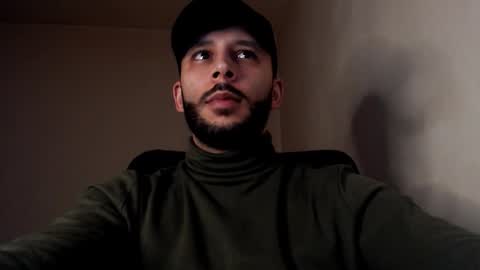 Snapshot of henryaxe chatting on October 15, 2025, 11:38 pm HenryAxe online show from October 15, 2025, 11:38 pm