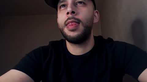 Snapshot of henryaxe chatting on November 4, 2025, 10:53 pm HenryAxe online show from November 4, 2025, 10:53 pm