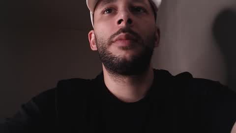 Snapshot of henryaxe chatting on November 10, 2025, 2:32 am HenryAxe online show from November 10, 2025, 2:32 am