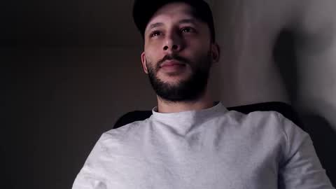 Snapshot of henryaxe chatting on November 16, 2025, 9:59 am HenryAxe online show from November 16, 2025, 9:59 am