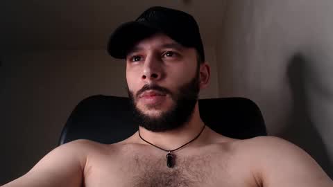 Snapshot of henryaxe chatting on December 2, 2025, 2:17 am HenryAxe online show from December 2, 2025, 2:17 am