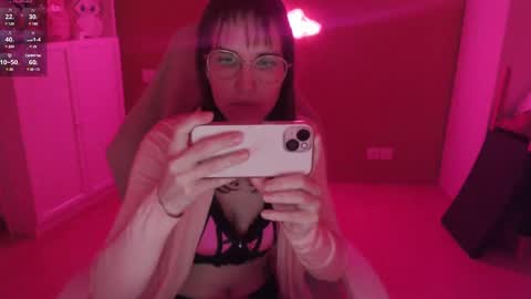 Snapshot of heraluna_ chatting on January 11, 2025, 10:51 pm HeraLuna online show from January 11, 2025, 10:51 pm