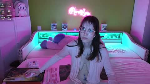 Snapshot of heraluna_ chatting on February 13, 2025, 10:54 pm HeraLuna online show from February 13, 2025, 10:54 pm