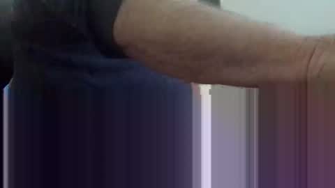 Snapshot of herbee510 chatting on November 19, 2025, 3:34 pm herbee510 online show from November 19, 2025, 3:34 pm