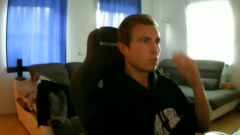 John Pearl online show from April 18, 2026, 12:20 pm