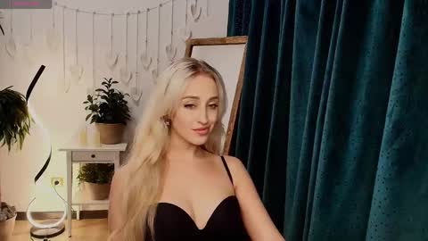 Snapshot of here_wego_again_ chatting on May 14, 2026, 2:29 am Elise online show from May 14, 2026, 2:29 am