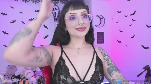 Snapshot of herinfernalmajesty chatting on December 12, 2024, 4:48 am Marie online show from December 12, 2024, 4:48 am