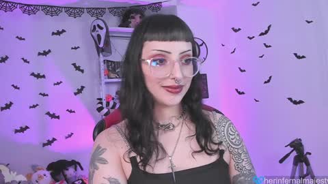 Snapshot of herinfernalmajesty chatting on January 15, 2025, 1:56 am Marie online show from January 15, 2025, 1:56 am