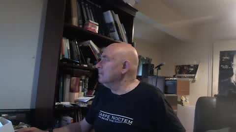 Snapshot of hermeneutika chatting on December 5, 2024, 10:44 am mature online show from December 5, 2024, 10:44 am