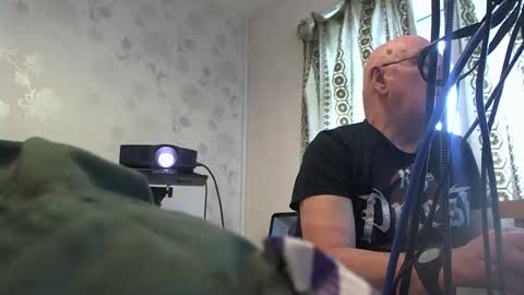 Snapshot of hermeneutika chatting on September 30, 2025, 12:21 pm mature online show from September 30, 2025, 12:21 pm